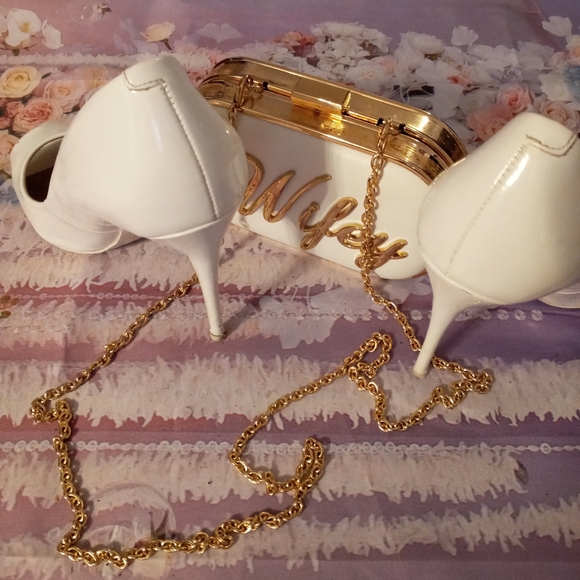 Shoes - Picture 2 of 4